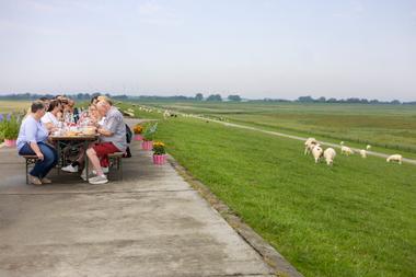 Frühstück auf dem Deich in Dangast