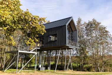 außergewöhnlich übernachten im Stelzenhaus in Lütetsburg im Herbst