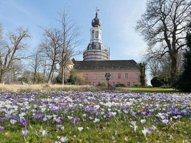 Das Schloss Jever im Frühling