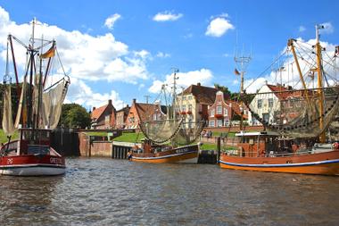 Hafen Greetsiel mit Kuttern